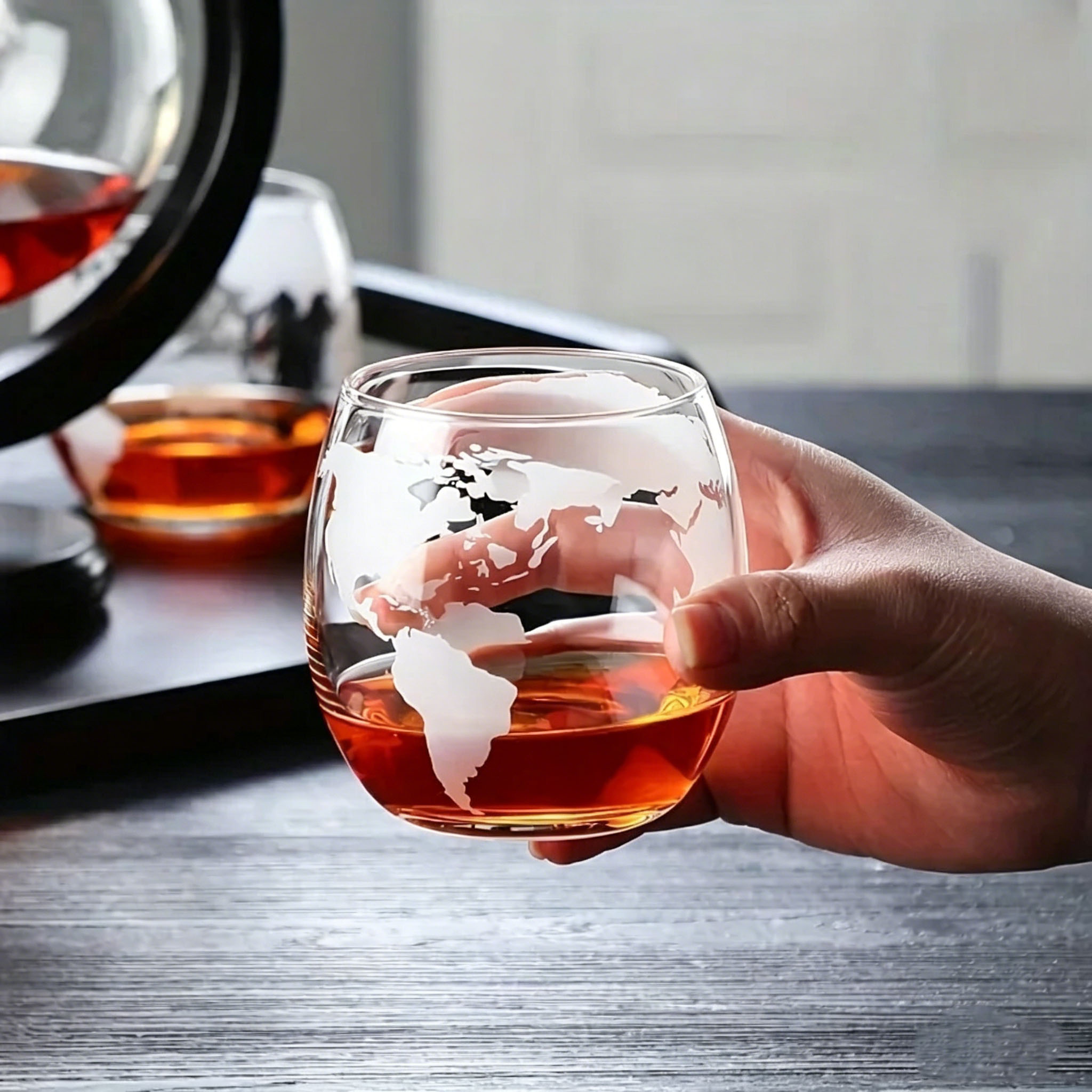 طقم ديكانتر ويسكي من الكريستال - مراجعة Decanter Globe Set وسعره